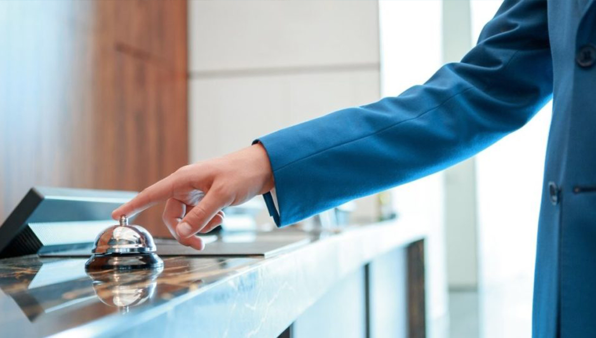 front-desk-staff-shortage-hotel.jpeg