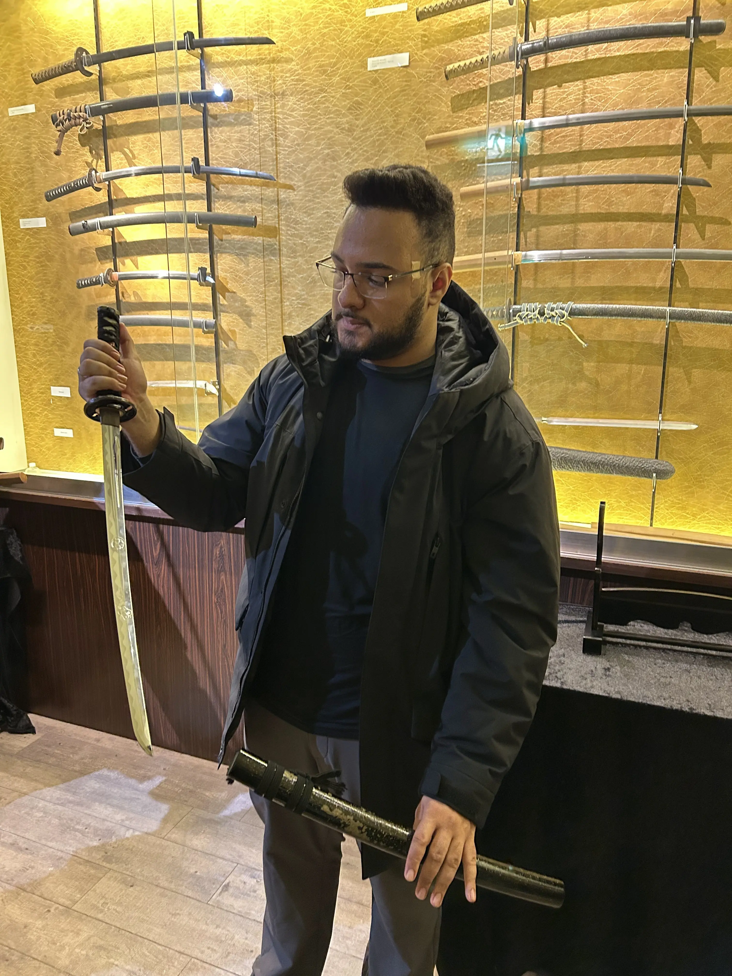 Real picture: Handling a real Wakizashi