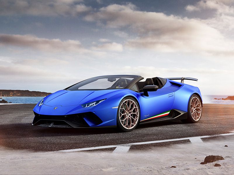  Photo by Lamborghini 