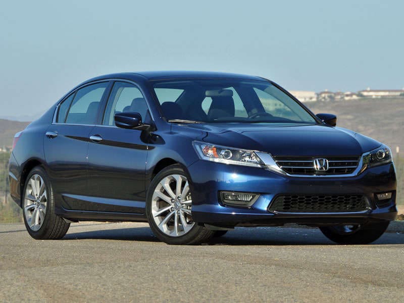 2015 Honda Accord Sport Sedan Obsidian Blue Metallic Front Quarter Right ・  Photo by Christian Wardlaw