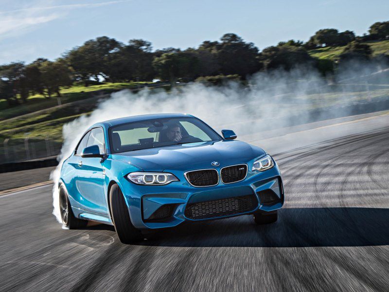 2017 BMW M2 Coupe 004 ・  Photo by BMW 