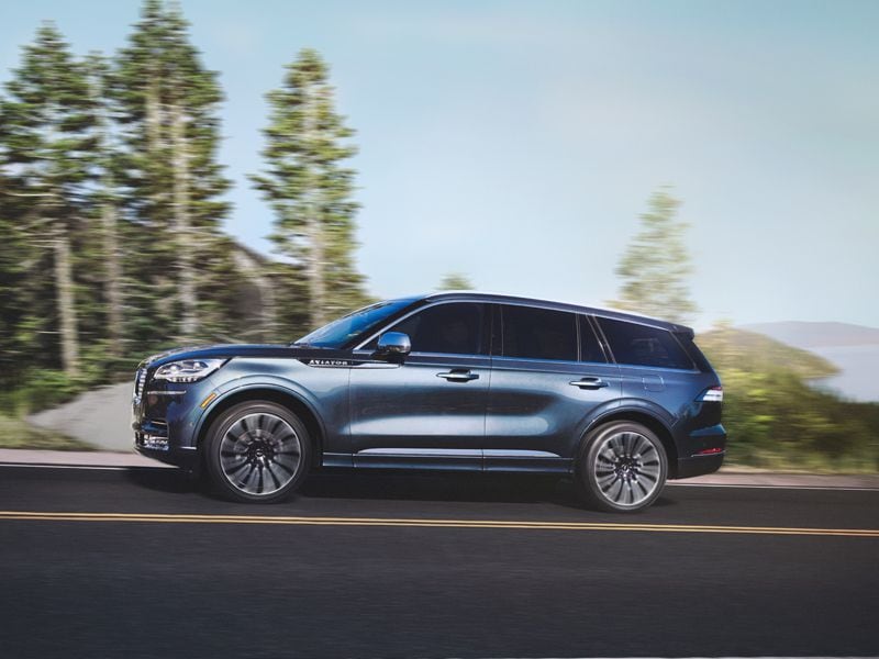 2020 Lincoln Aviator exterior profile ・  Photo by Lincoln 