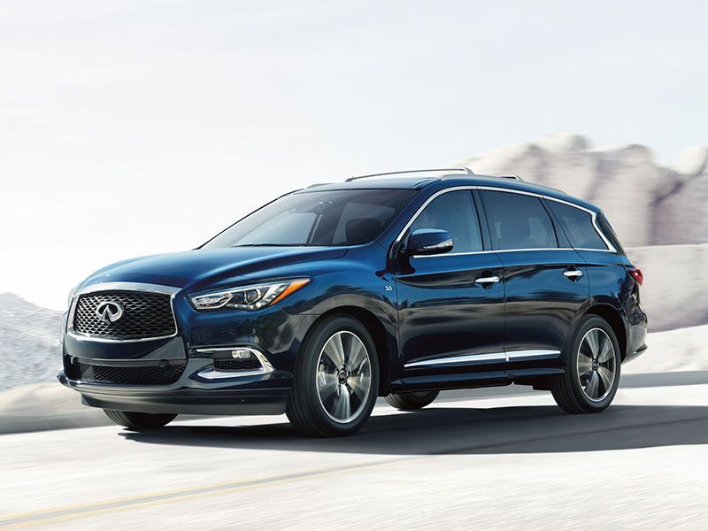 2017 Infiniti QX60 front view ・  Photo by Infiniti 