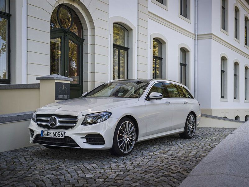  Photo by Mercedes-Benz 