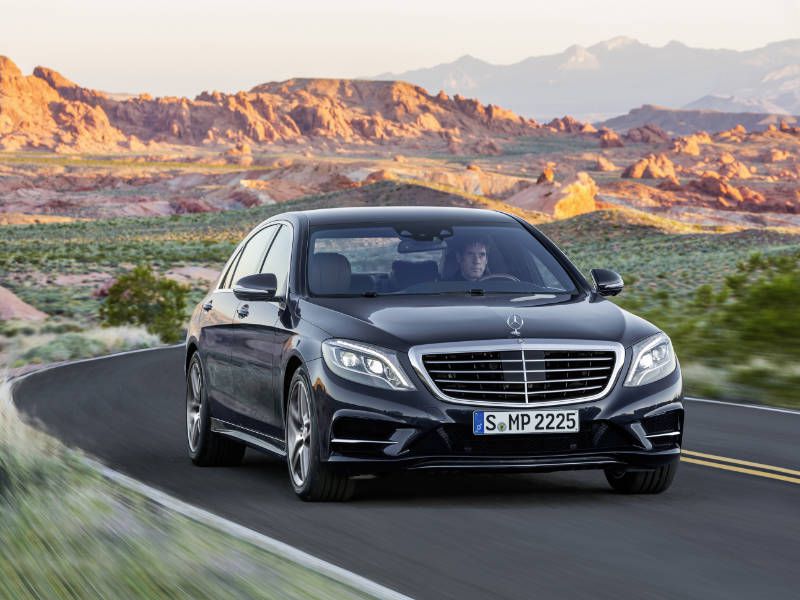2014 Mercedes Benz S550 hero ・  Photo by Mercedes-Benz 