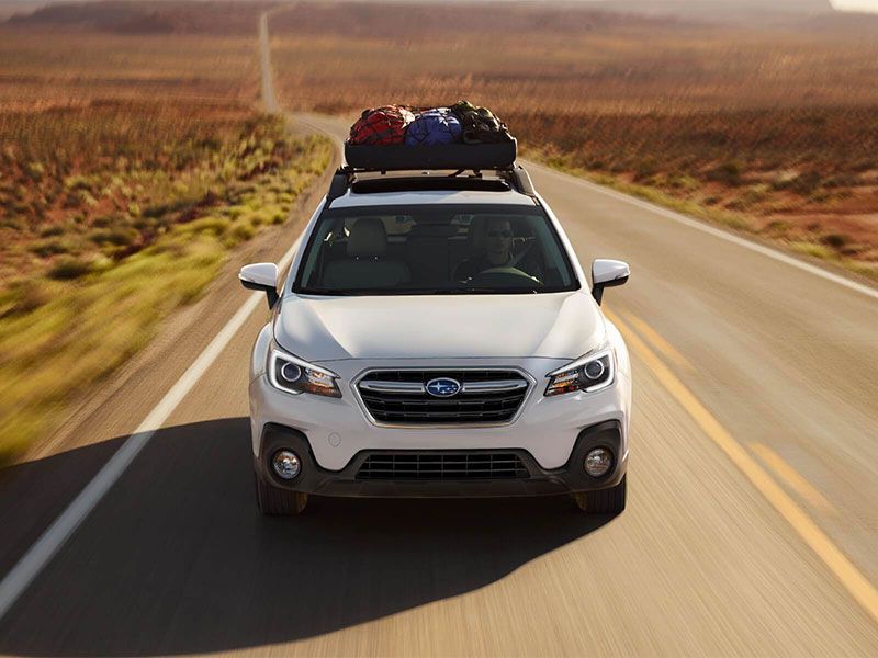 2018 Subaru OUTBACK EXTERIOR front view on road ・  Photo by Subaru 