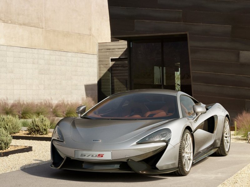  Photo by McLaren 