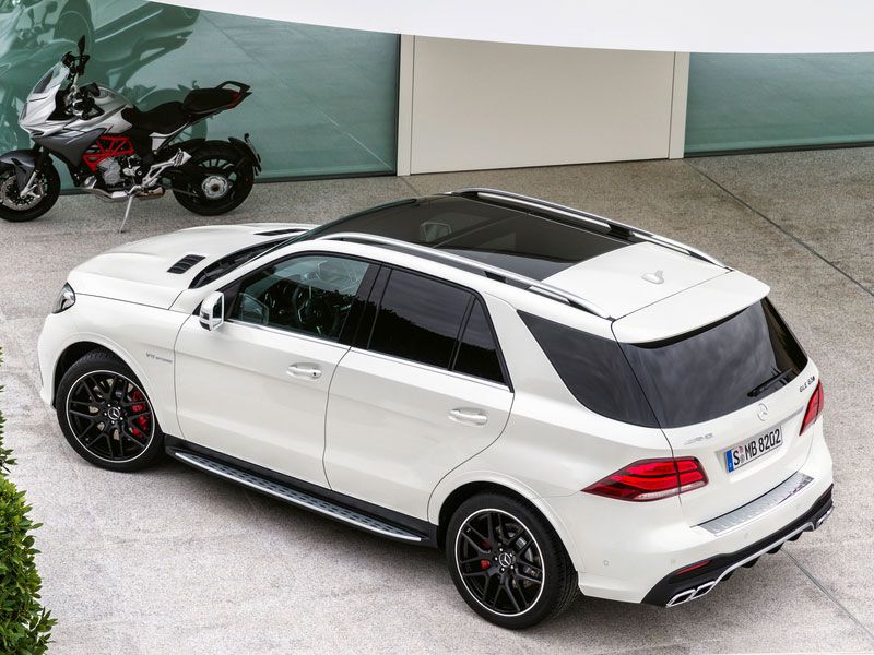  Photo by Mercedes-Benz 