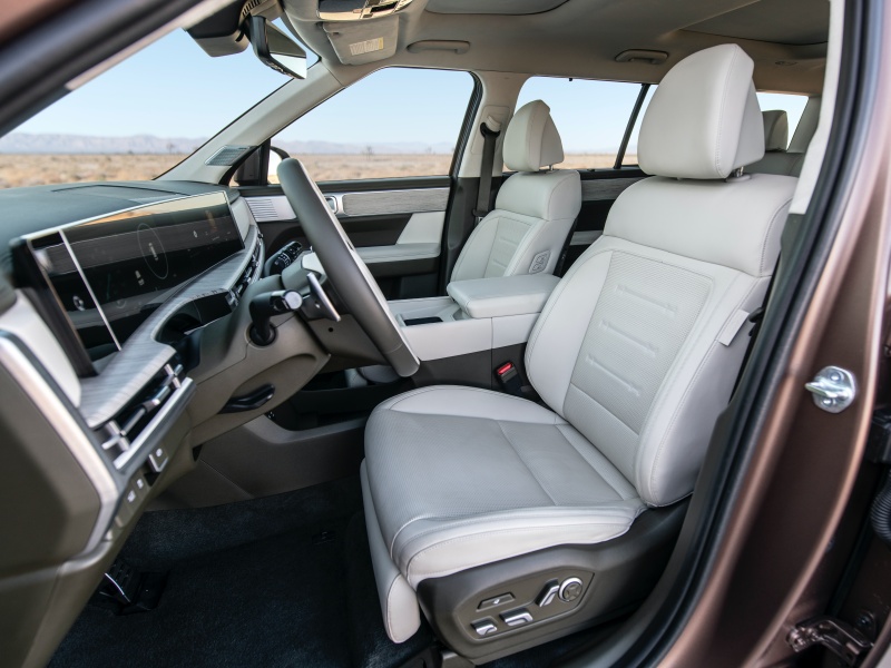 2024 Hyundai Santa Fe ・  Photo by Hyundai