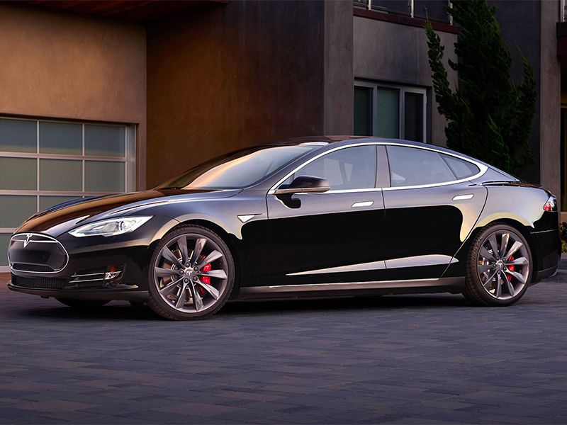  Photo by Tesla 