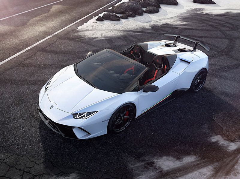  Photo by Lamborghini 