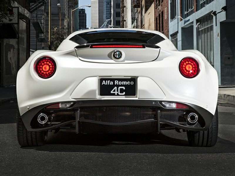 2016 Alfa Romeo 4C ・  Photo by Fiat Chrysler Automobiles 