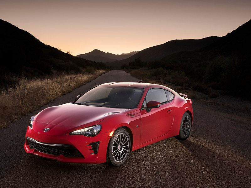 2017 Toyota 86 3 4 front sunrise 