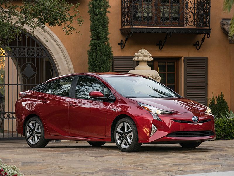 2016 Toyota Prius Four Touring front angle ・  Photo by Toyota 