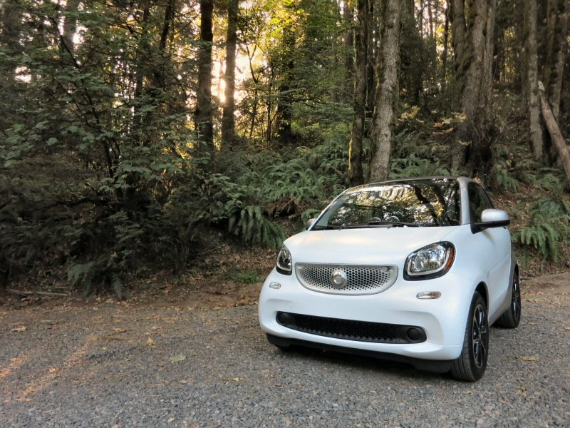 2016 Smart Fortwo front 3/4 ・  Photo by Benjamin Hunting