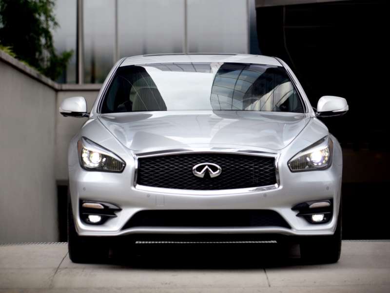 2015 infiniti q70 