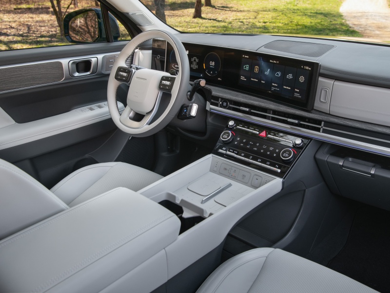 2024 Hyundai Santa Fe ・  Photo by Hyundai