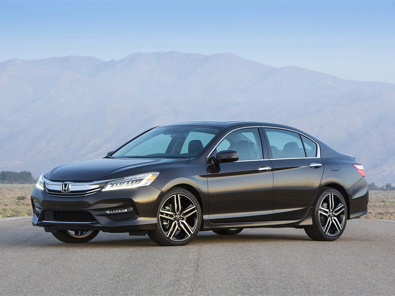 2017 Honda Accord Sedan ・  Photo by Honda 
