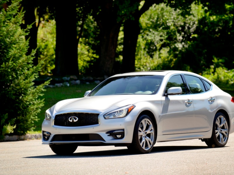 2015 infiniti q70 