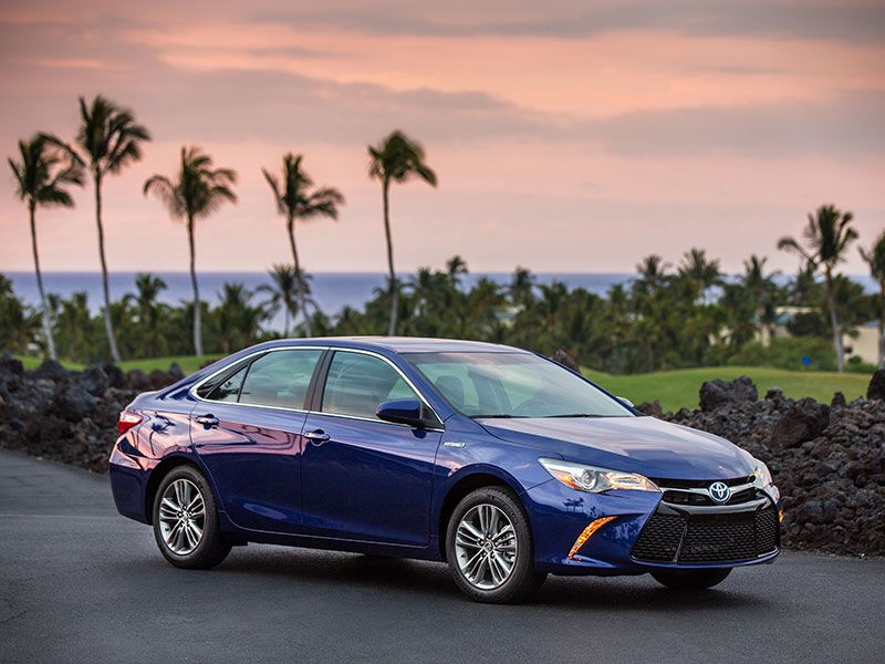 2016 Toyota Camry hybrid at sunset ・  Photo by Toyota 