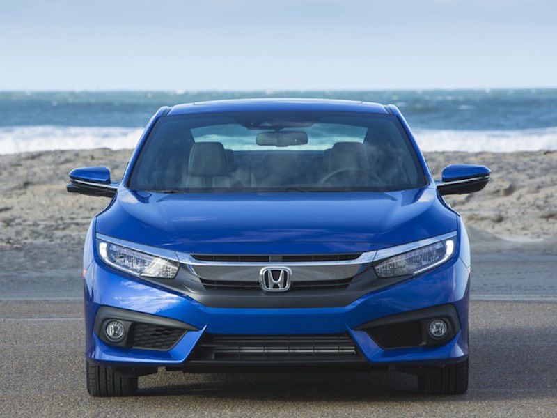 2016 Honda Civic Coupe blue beach ・  Photo by Honda 