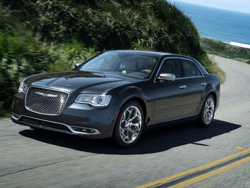 2019 Chrysler 300C on winding road ・  Photo by Chrysler 