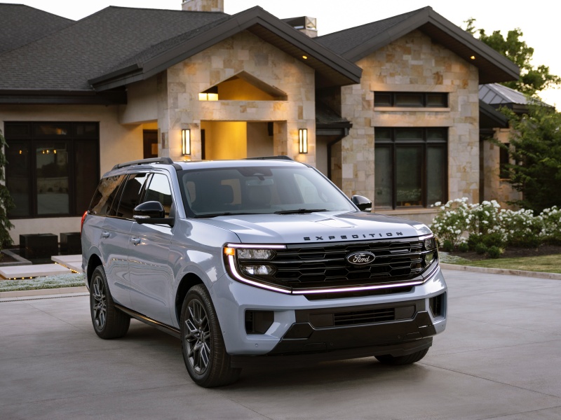 2025 Ford Expedition Stealth Performance ・  Photo by Ford