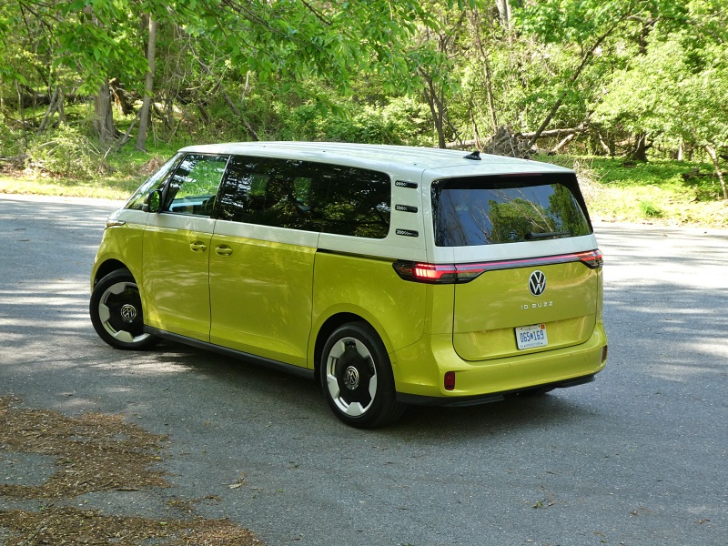 2025 Volkswagen ID.Buzz Pro S Plus ・  Photo by Brady Holt
