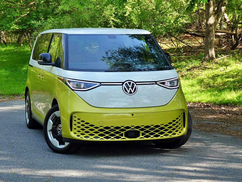 2025 Volkswagen ID.Buzz Pro S Plus ・  Photo by Brady Holt