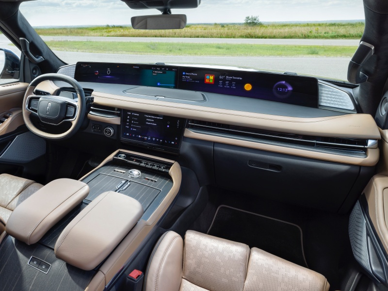 2025 Lincoln Navigator Black Label ・  Photo by Lincoln