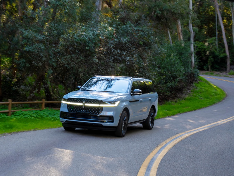 2025 Lincoln Navigator Reserve ・  Photo by Lincoln