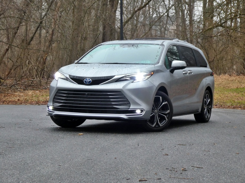2025 Toyota Sienna Platinum ・  Photo by Brady Holt