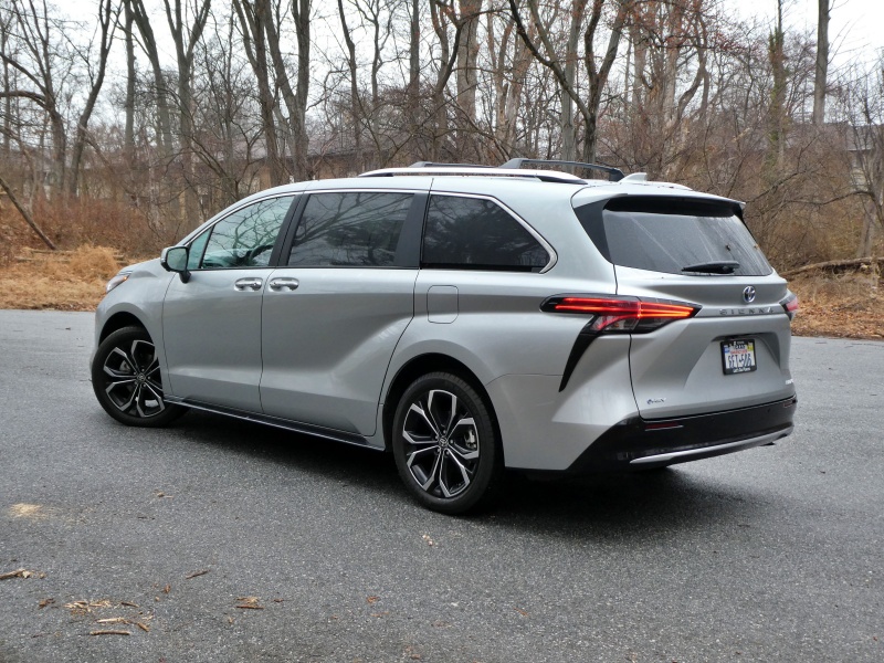 2025 Toyota Sienna Platinum ・  Photo by Brady Holt
