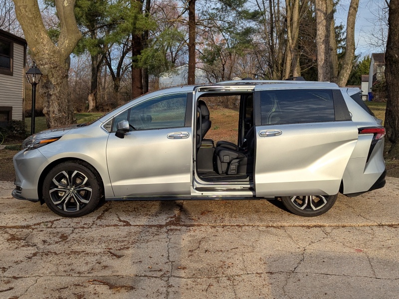 2025 Toyota Sienna Platinum ・  Photo by Brady Holt