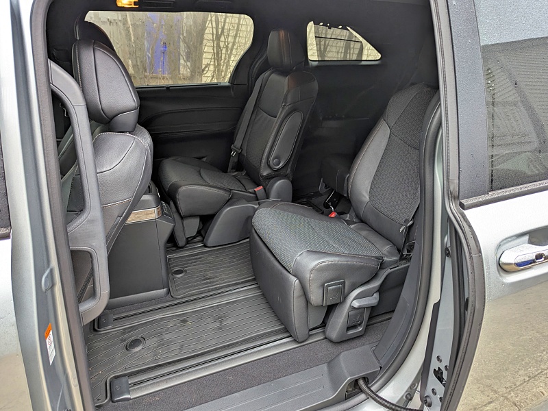 2025 Toyota Sienna Platinum ・  Photo by Brady Holt