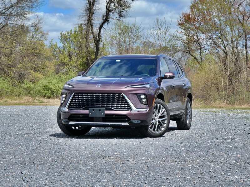 2025 Buick Enclave Avenir ・  Photo by Brady Holt