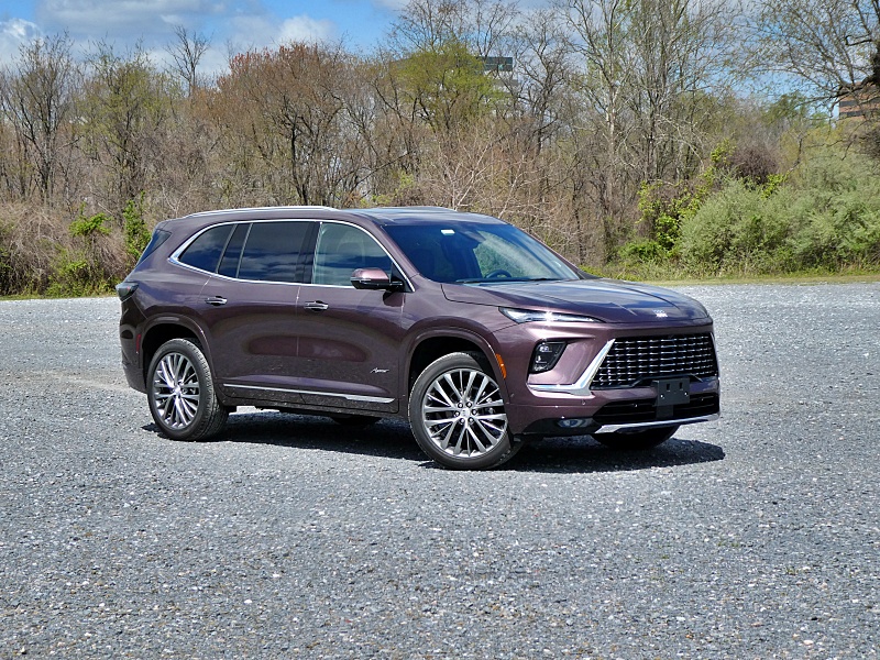 2025 Buick Enclave Avenir vs. 2025 Lexus TX 350