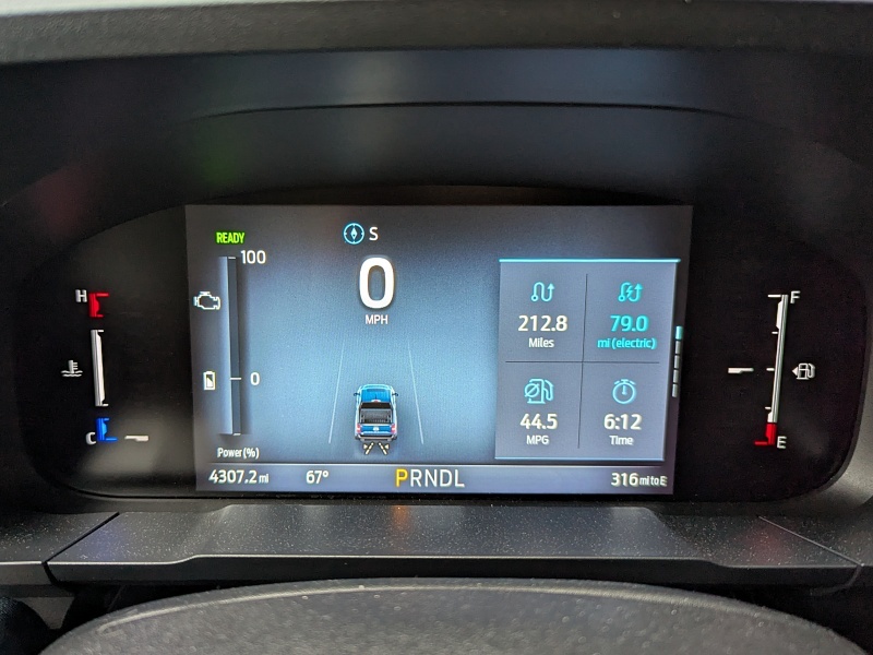 2025 Ford Maverick Hybrid XLT ・  Photo by Brady Holt