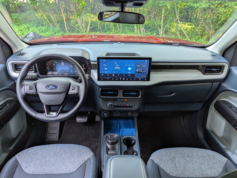 2025 Ford Maverick Hybrid XLT ・  Photo by Brady Holt