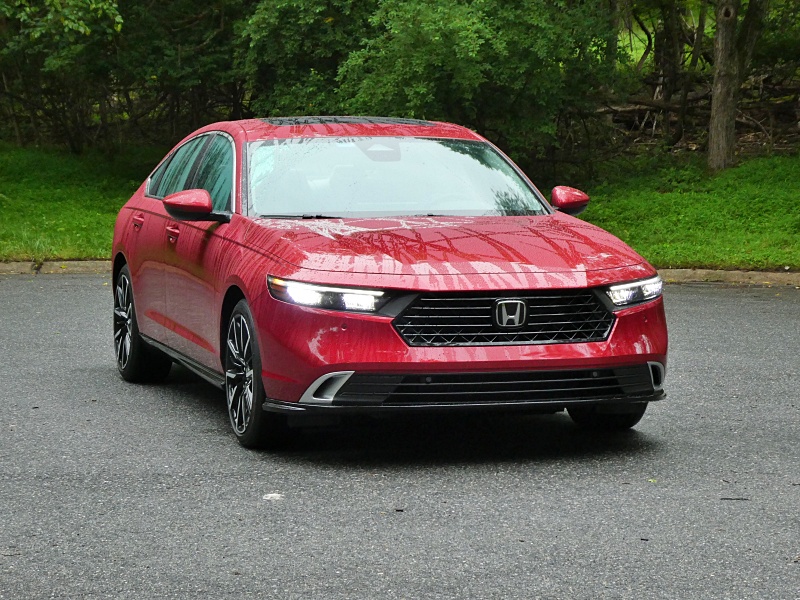 2025 Honda Accord Hybrid Touring ・  Photo by Brady Holt