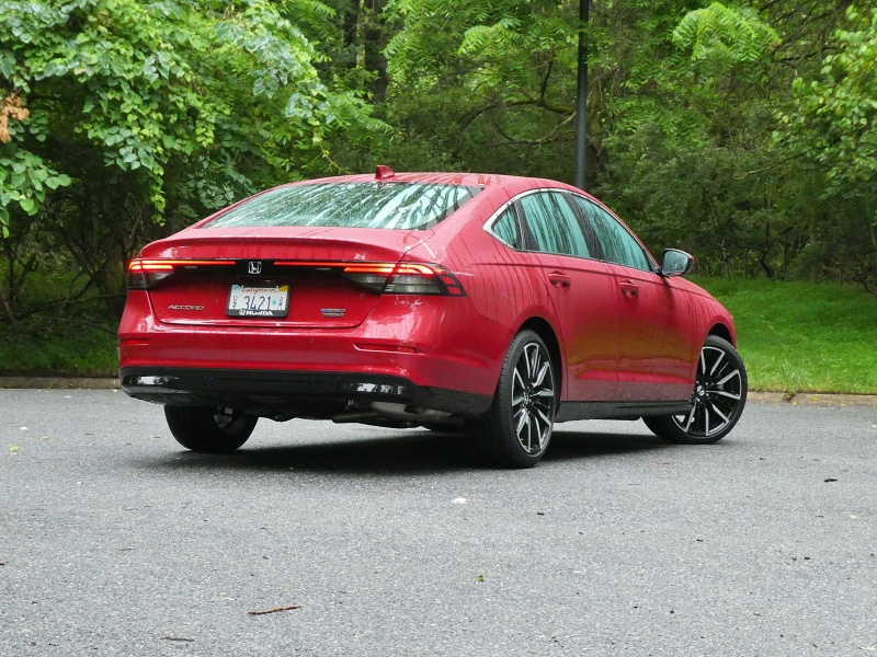 2025 Honda Accord Hybrid Touring ・  Photo by Brady Holt