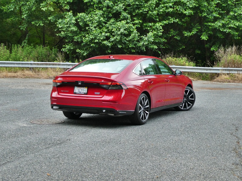 2025 Honda Accord Hybrid Touring ・  Photo by Brady Holt