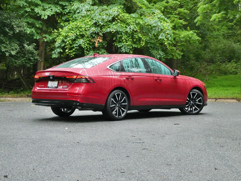 2025 Honda Accord Hybrid Touring ・  Photo by Brady Holt