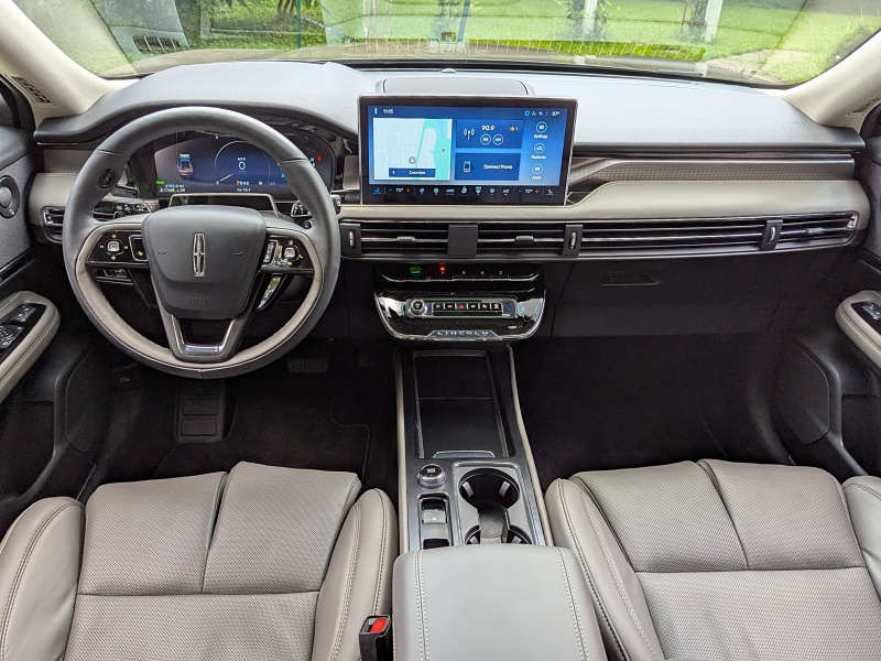 2025 Lincoln Corsair Grand Touring Hybrid ・  Photo by Brady Holt