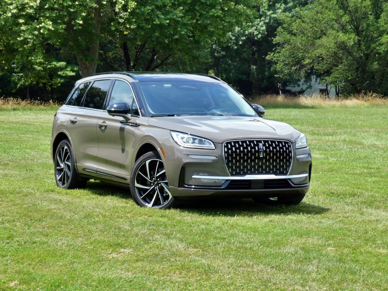 2025 Lincoln Corsair Grand Touring Hybrid ・  Photo by Brady Holt