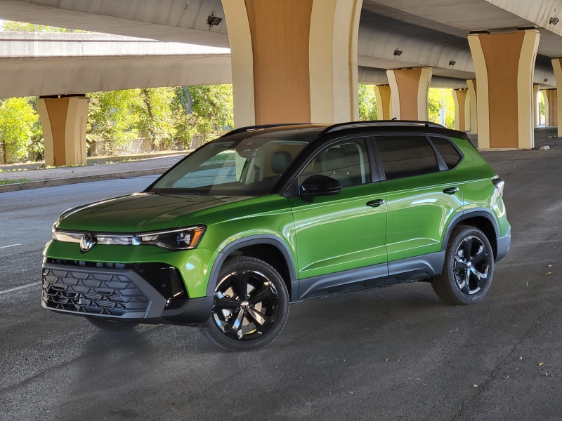 2025 Nissan Kicks vs. 2025 Volkswagen Taos