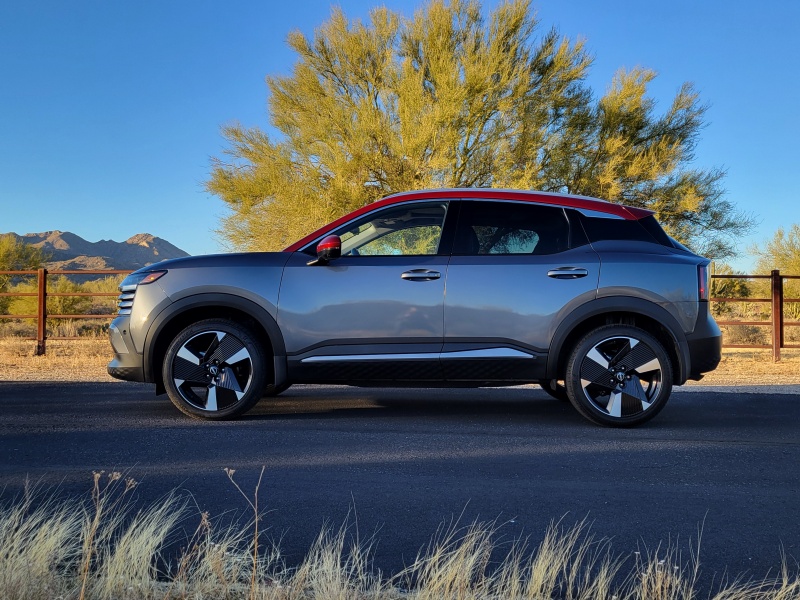 2025 Nissan Kicks SR ・  Photo by Ron Sessions