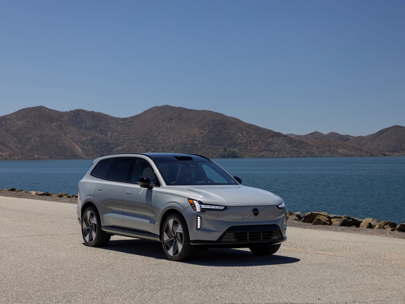 2025 Volvo EX90 Road Test and Review