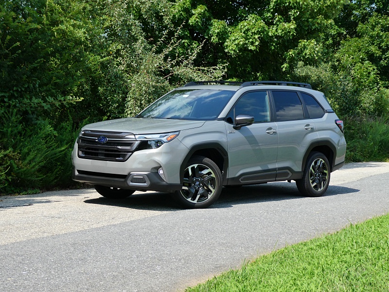 2025 Subaru Forester Hybrid Limited ・  Photo by Brady Holt