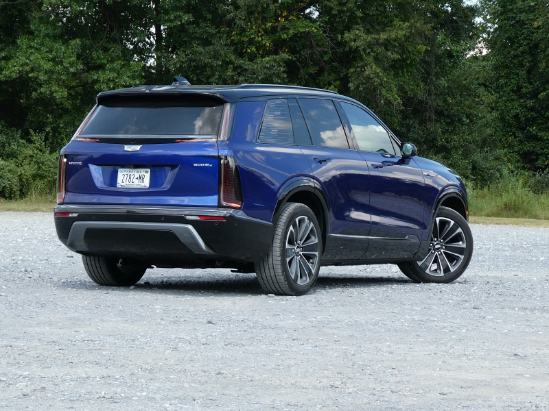 2026 Cadillac Vistiq Sport ・  Photo by Brady Holt